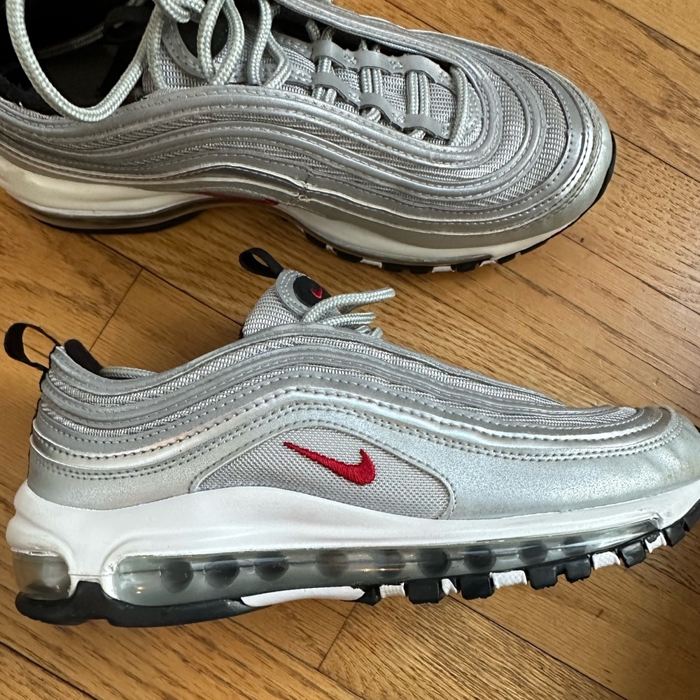 EUC Nike AirMax 97 size 5.5 silver/red